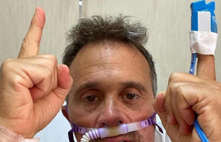 El periodista no pierde el ánimo.