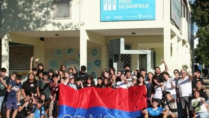 estudiantes del enam visitaron el ex pozo de banfield y cargaron contra milei