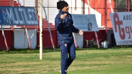 El DT del Milrayitas probó variantes. El DT del Milrayitas probó variantes.