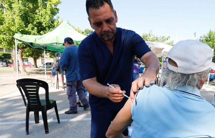 Los vecinos tienen que acercarse al Centro Integral de Salud más cercano a su domicilio.