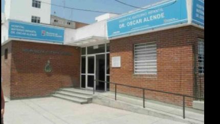 La nena ya está fuera de peligro. La nena ya está fuera de peligro.