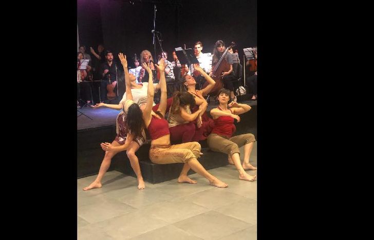 la intervención de danza del colectivo tam fue un punto álgido.