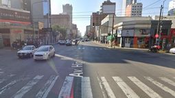 Avenida Hipólito Yrigioyen, esquina Colombres, Lomas de Zamora.