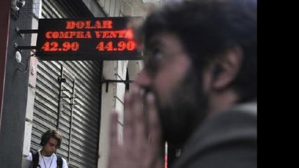 miercoles negro: el riesgo pais y el dolar volvieron a dispararse ante la incertidumbre politica