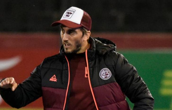 El DT de Lanús estalló contra el árbitro Ariel Penel.