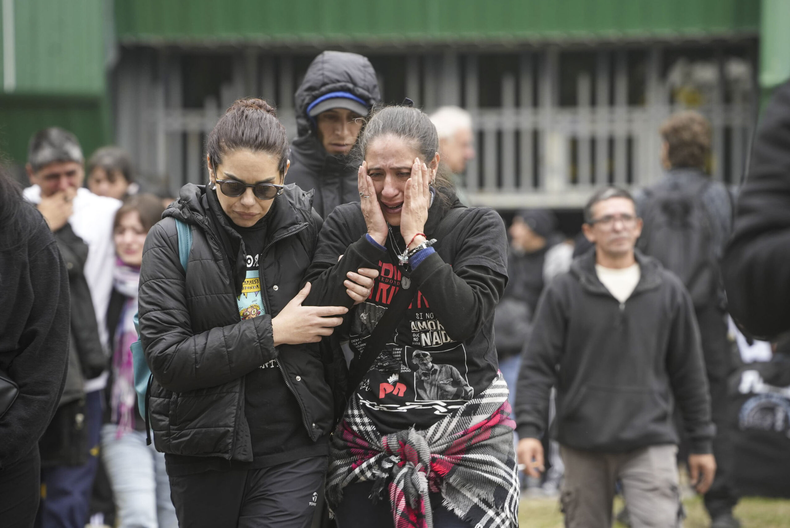 Tristeza y dolor en la despedida del Indio Solari en Avellaneda.
