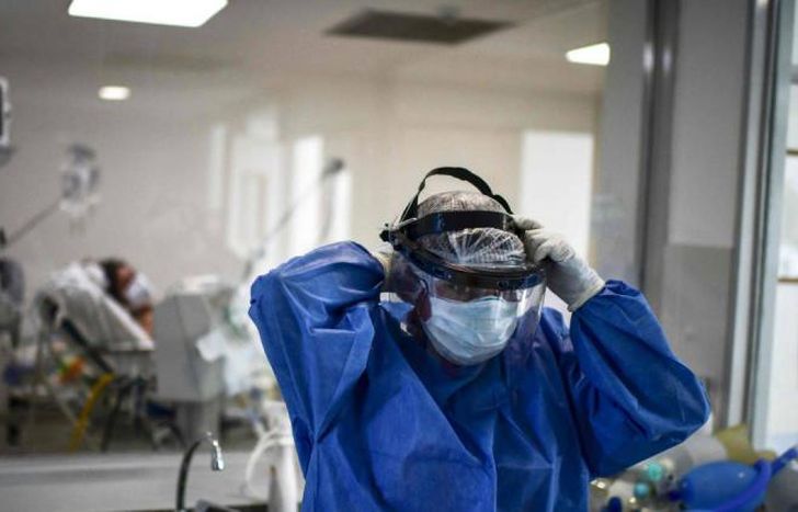 Las unidades de terapia intensiva están en un 61% en el AMBA.