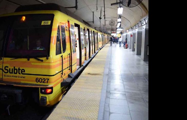 Pianelli aclaró que si hay una marcha, vamos a garantizar un servicio mínimo para que la gente pueda asistir.