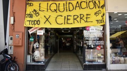 Continúa el fenómeno de comercios vacíos o cerrados por la crisis económica. Continúa el fenómeno de comercios vacíos o cerrados por la crisis económica.