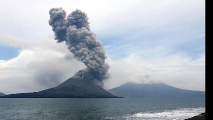en 2018, una erupción similiar había generado un tsunami que había provocado cientos de víctimas fatales.