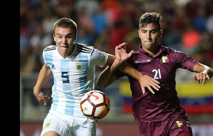 El mediocampista del Granate está disputando el Sudamericano Sub20 en Chile con la camiseta de la Selección Argentina.