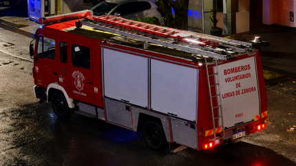 Los Bomberos Voluntarios de Lomas de Zamora trabajaron en Temperley tras la explosión. Los Bomberos Voluntarios de Lomas de Zamora trabajaron en Temperley tras la explosión.