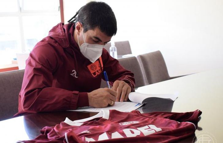 Ignacio Malcorra firmó su contrato tras cumplir el aislamiento.