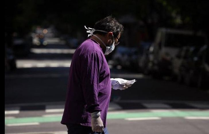 El total de casos positivos confirmados en Argentina es de 1.554, de los cuales 48 fallecieron.