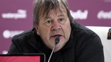 Ricardo Zielinski se disculpó ante los hinchas de Lanús. Ricardo Zielinski se disculpó ante los hinchas de Lanús.