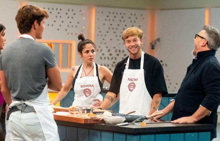 Divertido momento en la casa.