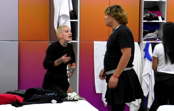 Fuerte pelea entre Furia y Emma.