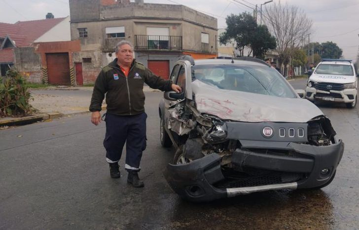 Así quedó el auto tras el choque.