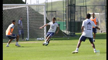obligado por la necesidad, scaloni apostara por un equipo ofensivo