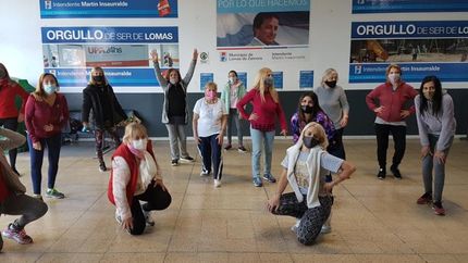 dan talleres artisticos en clubes y delegaciones de lomas