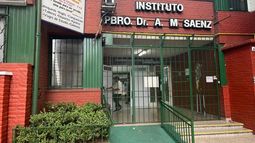 La institución comenzó como un colegio parroquial: se fundó el 25 de mayo de 1925.