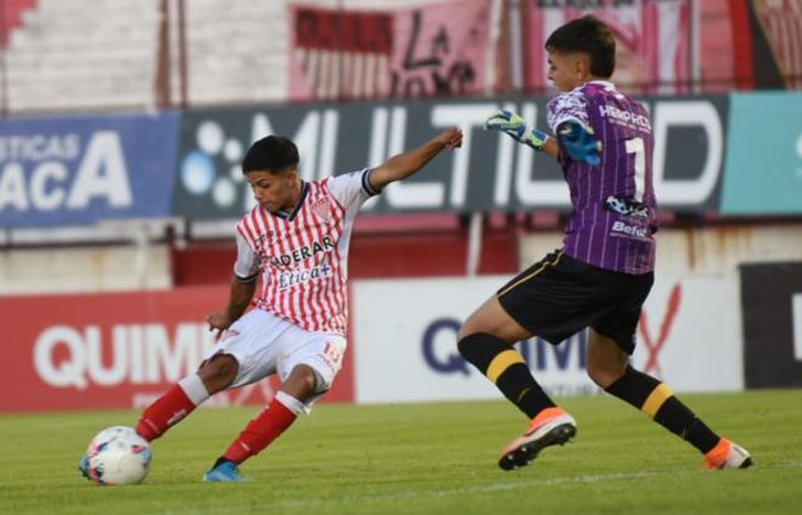 Pérez fue la figura del Milrayitas ante Comunicaciones.