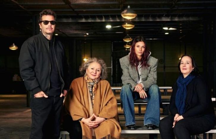 Sebastián Ortega y parte del elenco.