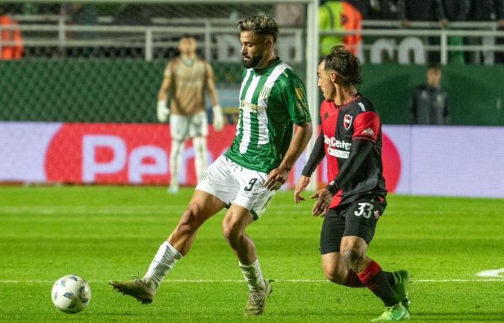 Milton Giménez fue clave en el triunfo de Banfield.