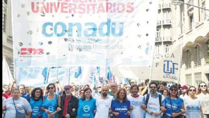 La Conadu Histórica fue el único gremio que rechazó el acuerdo.