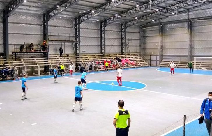 En Villa Lynch, Country superó a Argentinos Juniors.