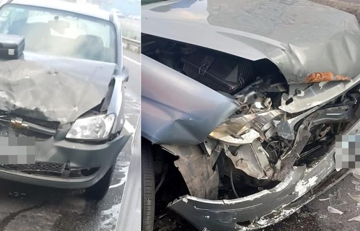 Así quedaron los autos tras el violento choque.