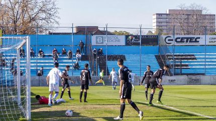 Antes del minuto, Temperley se puso arriba en el marcador. Antes del minuto, Temperley se puso arriba en el marcador.