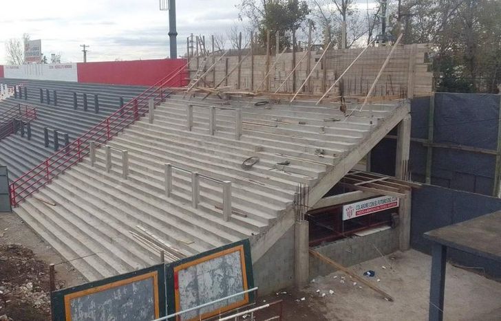 Así está la tribuna Germán Denis de Talleres de Escalada