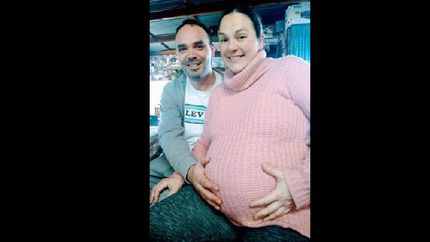 Vanina y Leonel reconocieron que están ansiosos porque falta poco para la llegada de las tres niñas.