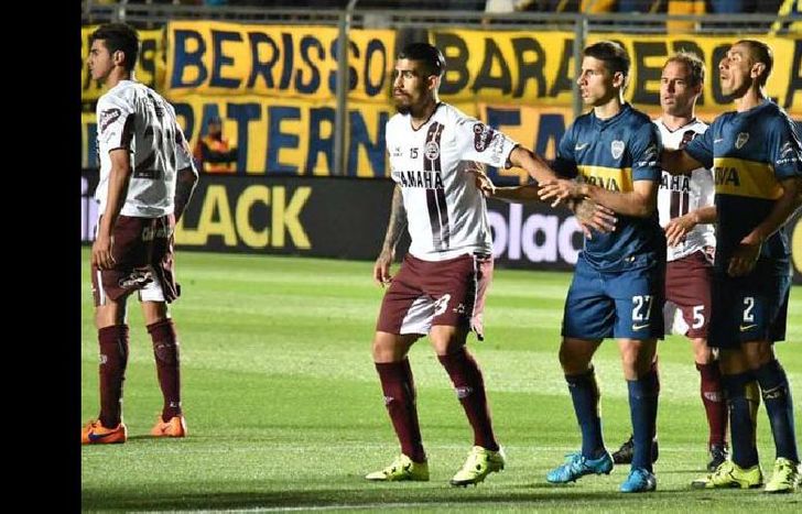 En 2015, el equipo de Barros Schelotto perdió con Boca en semifinales.