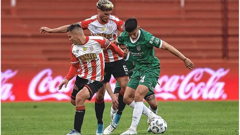 Banfield se despide contra Barracas Central.
