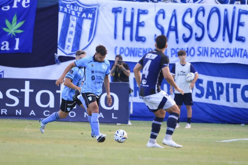 Temperley no pudo con Tristán Suarez y se conformó con el empate en su debut en la Primera Nacional.