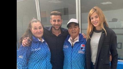 jesica, junto a Blanca Arias y Manuel Juárez, ganadores de la disciplina folklore adultos.