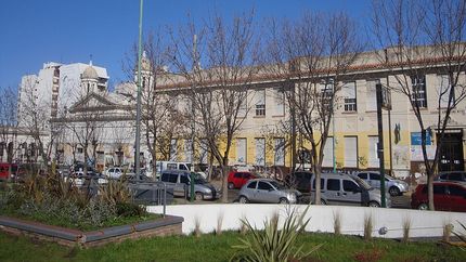 Conocida popularmente como “la Escuela de la Plaza” en Lomas. Conocida popularmente como “la Escuela de la Plaza” en Lomas.