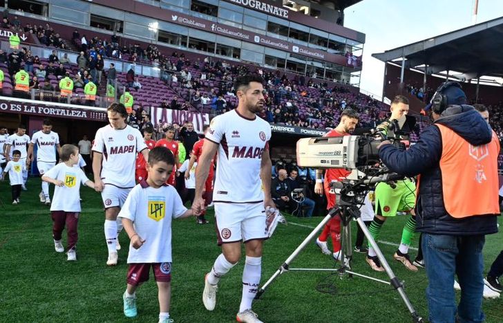 Lanús viene en levantada y quiere sumar de a tres en Santa Fe.