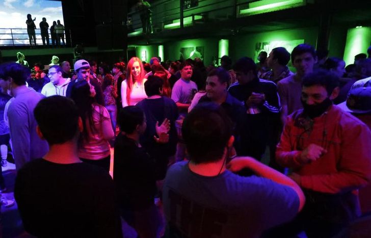 La entrada es gratis y los jóvenes pueden ir con un acompañante.