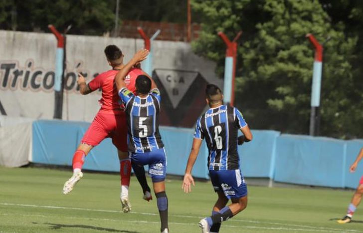 Brown necesita la victoria para seguir con chances.