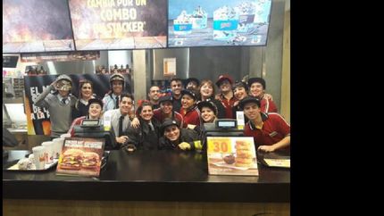 stacker day: cientos de personas colaboraron con los bomberos