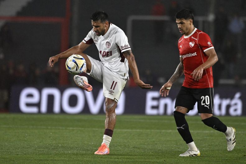 Lanús choca ante Independiente en Avellaneda. Lanús choca ante Independiente en Avellaneda.