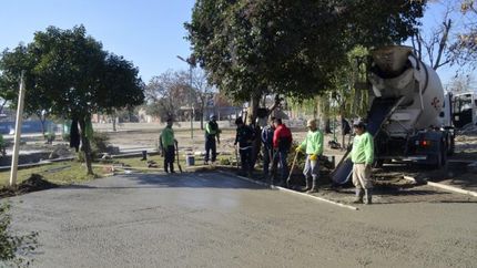 Las cuadrillas están armando un sector deportivo.