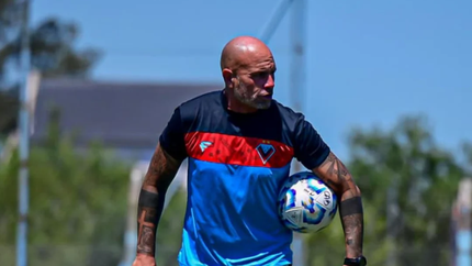 Pablo Nieva aportó sus conceptos para el nuevo Brown de Adrogué. Pablo Nieva aportó sus conceptos para el nuevo Brown de Adrogué.