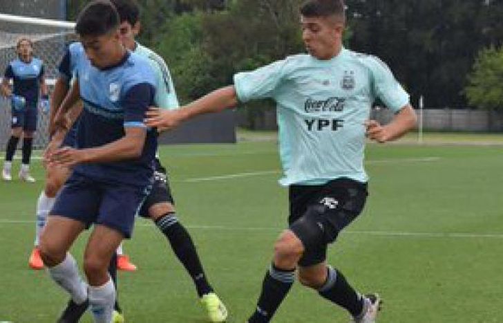 Un combinado de Temperley se presentó en Ezeiza.