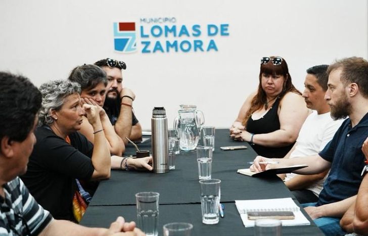 Otermín se reunió con los delegados de la Feria Artesanal de Lomas.