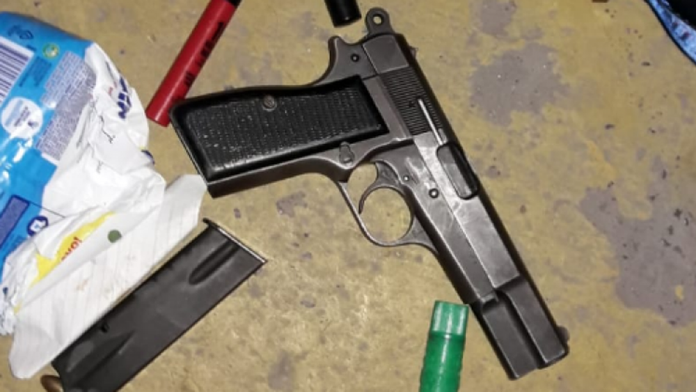 Dos personas fueron detenidas por el hecho.