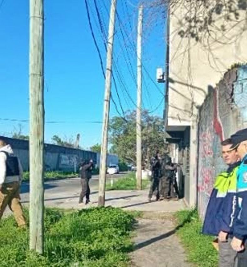 Allanamiento en el barrio Villa Rita de Lomas de Zamora.